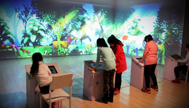 墻面投影互動涂鴉-好奇數(shù)字科技