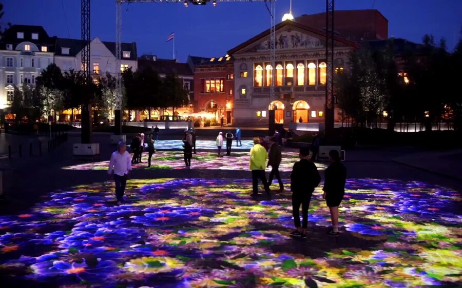 景區(qū)地面互動(dòng)投影-蘇州好奇數(shù)字科技有限公司