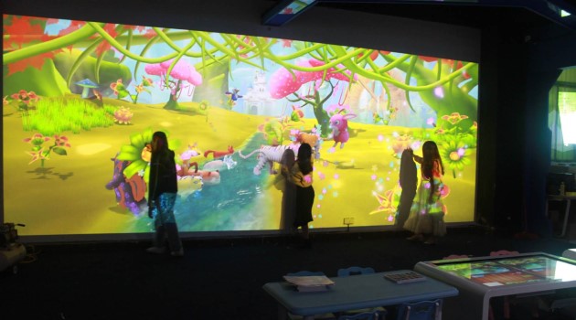 互動(dòng)投影涂鴉.jpg