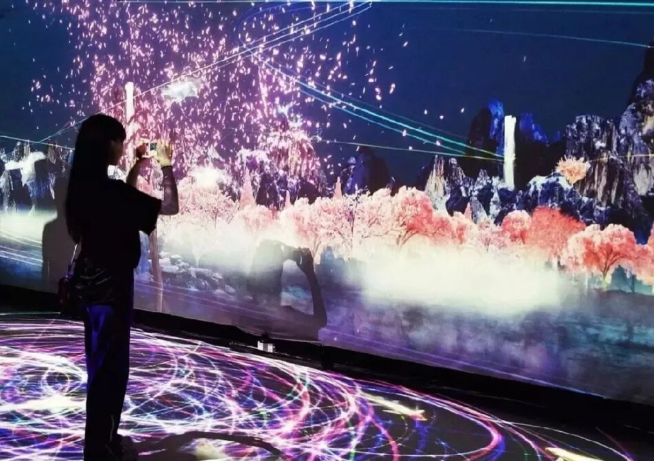 沉浸式互動(dòng)投影融合-蘇州好奇數(shù)字科技有限公司.jpg