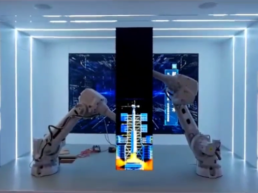 機(jī)械臂互動(dòng)拼接屏