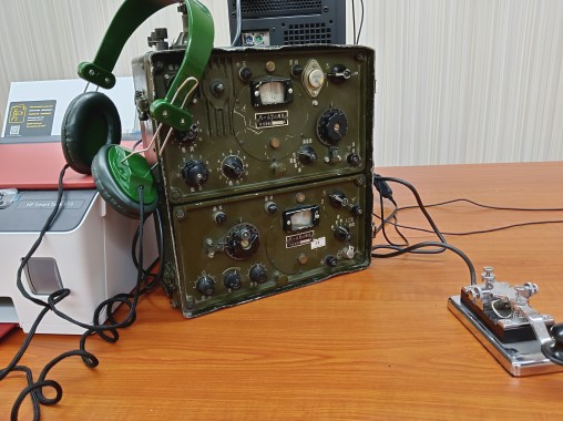 互動(dòng)電報(bào)機(jī)-發(fā)報(bào)機(jī)-無(wú)線(xiàn)發(fā)報(bào)機(jī)-好奇數(shù)字科技